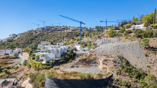Parcela en venta en Lomas de La Quinta, Benahavis