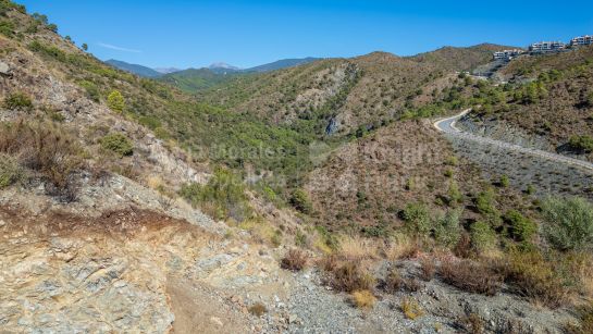 Parcela en venta en Lomas de La Quinta, Benahavis