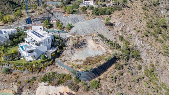 Parcela en venta en Lomas de La Quinta, Benahavis