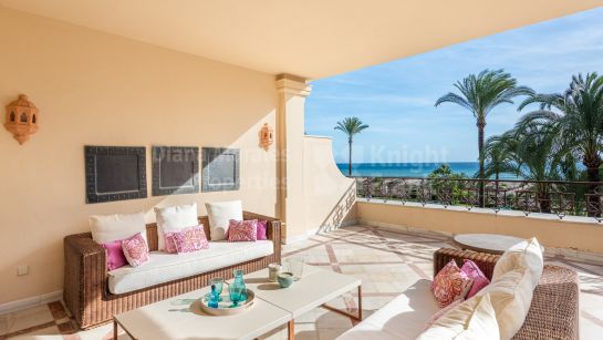 Apartment to rent in Los Monteros Playa, Marbella East