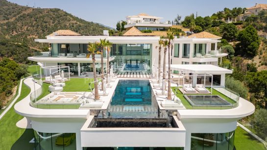 Villa for sale in La Zagaleta, Benahavis