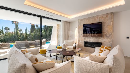 Villa for sale in Valle Romano, Estepona West