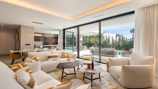 Villa for sale in Valle Romano, Estepona West