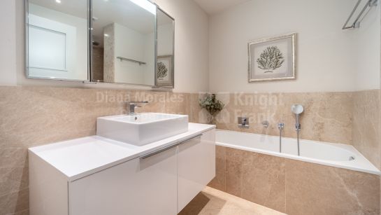 Ático en venta en Puente Romano II, Marbella Milla de Oro