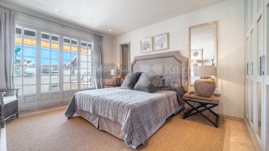 Ático en venta en Puente Romano II, Marbella Milla de Oro