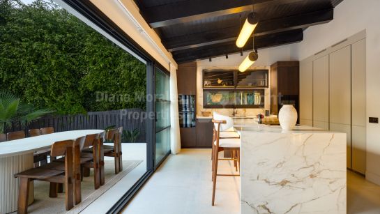 Вилла на продажу в Las Brisas, Новая Андалусия