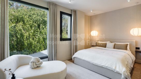 Вилла на продажу в Las Brisas, Новая Андалусия