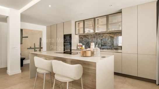Apartamento en venta en Jardines de Andalucia, Nueva Andalucia