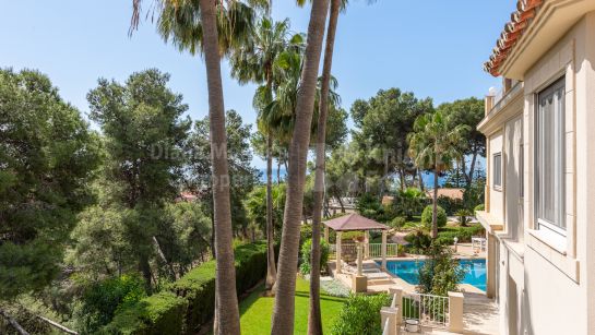 Вилла на продажу в Hacienda las Chapas, Восточная Марбелья