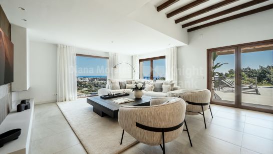 Villa for sale in Selwo, Estepona East
