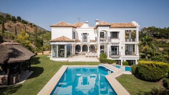 Вилла на продажу в Marbella Hill Club, Золотая Миля