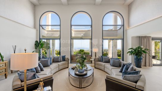 Вилла на продажу в Marbella Hill Club, Золотая Миля