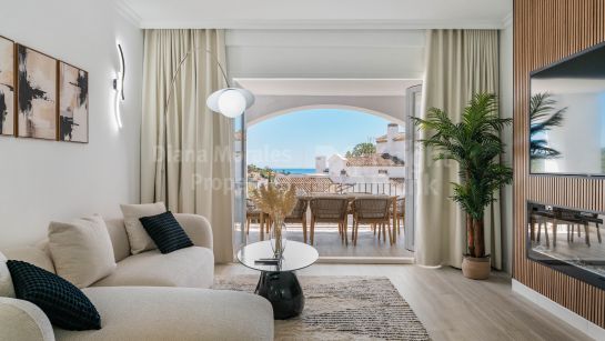 Апартамент на продажу в Altos de La Quinta, Бенахавис