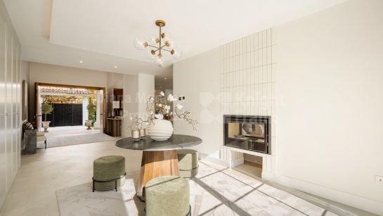 Villa for sale in Los Arqueros, Benahavis