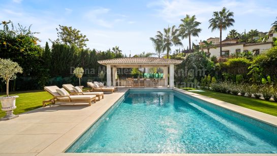 Villa for sale in Los Arqueros, Benahavis
