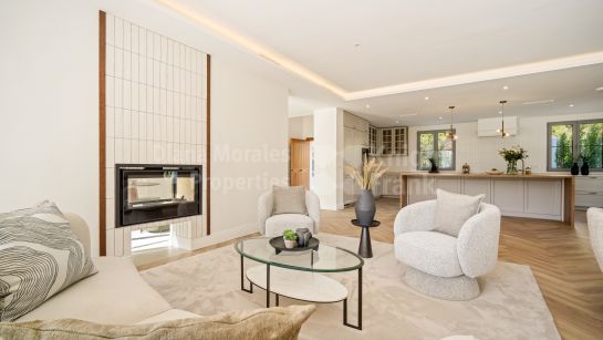 Villa for sale in Los Arqueros, Benahavis