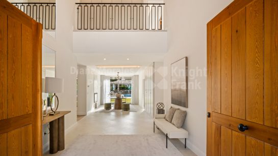 Villa for sale in Los Arqueros, Benahavis