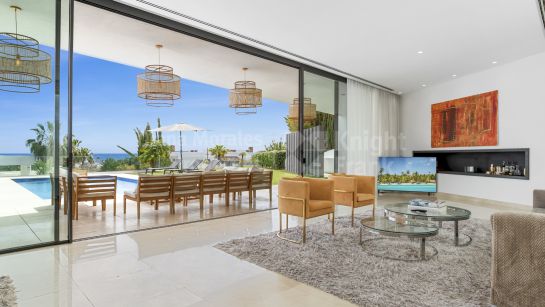 Villa for sale in La Alqueria, Benahavis
