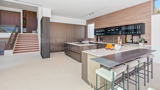 Villa en venta en Aloha, Nueva Andalucia