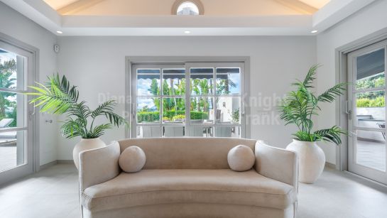 Villa for sale in Los Naranjos Golf, Nueva Andalucia