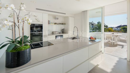 Zweistöckiges Penthouse zum Verkauf in Monte Paraiso, Marbella Goldene Meile