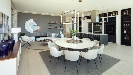 Villa en venta en The Hills, Benahavis