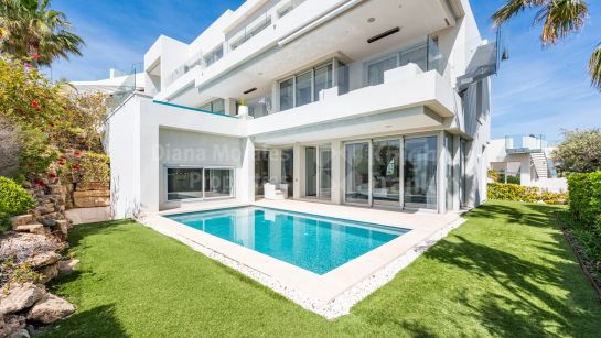 Villa en venta en Nueva Andalucia, Marbella