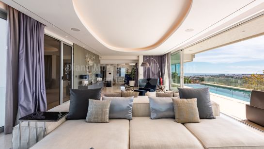 Villa en venta en Nueva Andalucia, Marbella