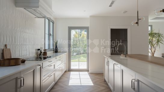 Villa zum Verkauf in Los Arqueros, Benahavis