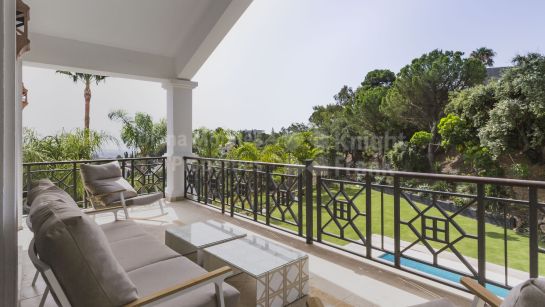 Villa en venta en El Madroñal, Benahavis