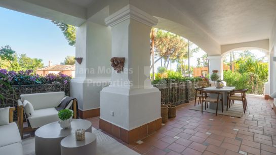 Apartamento Planta Baja en venta en Altos Reales, Marbella Milla de Oro