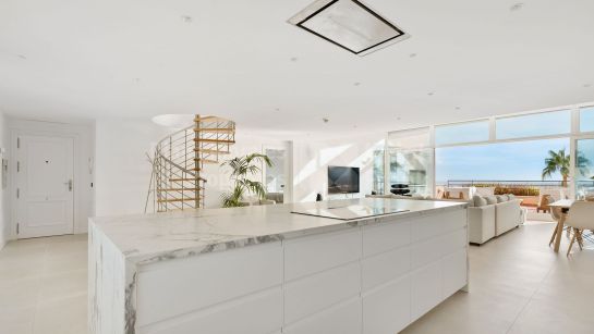 Duplex Penthouse for sale in Magna Marbella, Nueva Andalucia