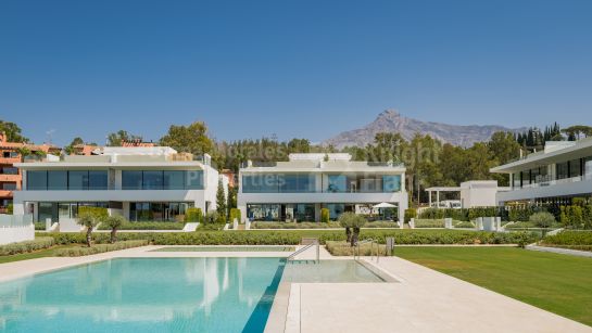 Villa Pareada en venta en Vilas 12, Marbella Milla de Oro