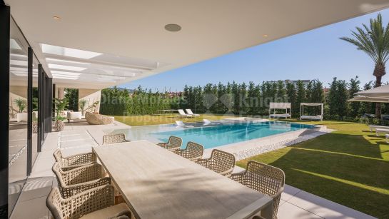 Villa zum Verkauf in Los Monteros, Marbella Ost