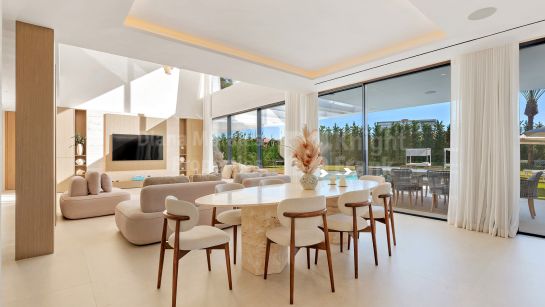 Villa zum Verkauf in Los Monteros, Marbella Ost