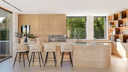 Villa zum Verkauf in Los Monteros, Marbella Ost