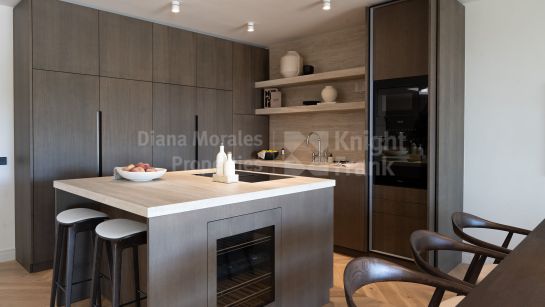 Пентхаус дуплекс на продажу в Lomas de La Quinta, Бенахавис