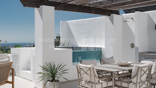 Пентхаус дуплекс на продажу в Lomas de La Quinta, Бенахавис