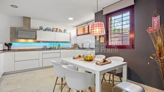 Adosado en venta en Los Jaralillos, Benahavis