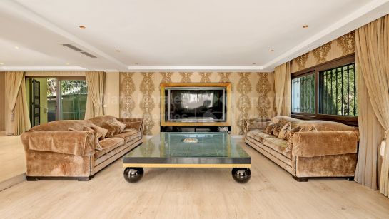 Villa à vendre à El Herrojo, Benahavis