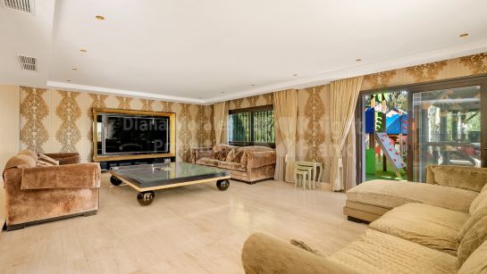 Villa à vendre à El Herrojo, Benahavis