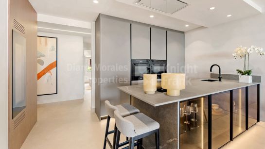 Апартамент на нижнем этаже на продажу в Almenara Beach, Восточная Эстепона