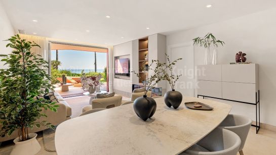 Апартамент на нижнем этаже на продажу в Almenara Beach, Восточная Эстепона