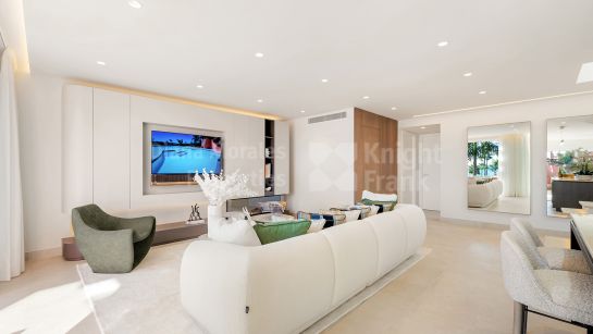 Atico Duplex en venta en Cabo Bermejo, Estepona Este