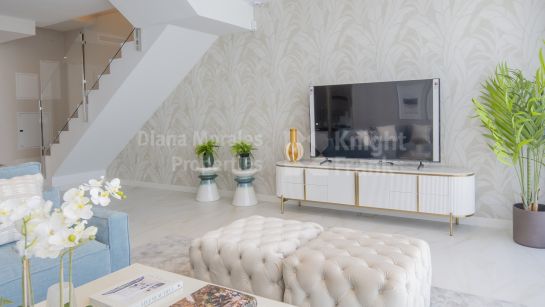 Таунхаус на продажу в Los Naranjos, Новая Андалусия