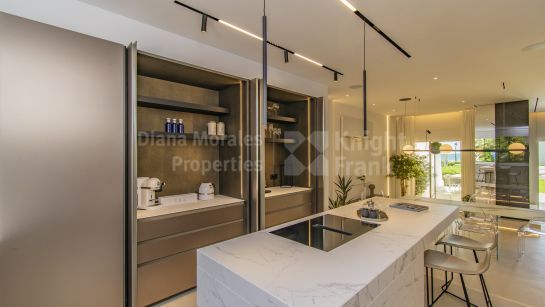 Таунхаус на продажу в Coral Beach, Золотая Миля