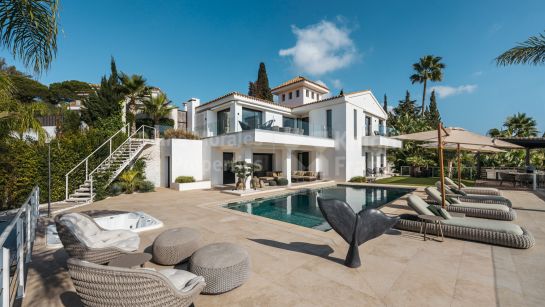 Villa en venta en El Rosario, Marbella Este