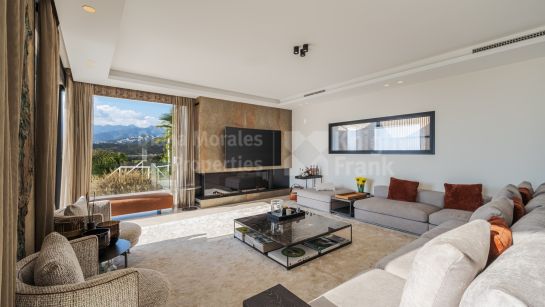 Villa en venta en El Rosario, Marbella Este