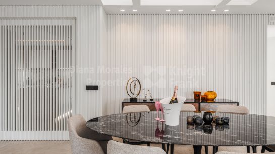 Villa en venta en El Rosario, Marbella Este