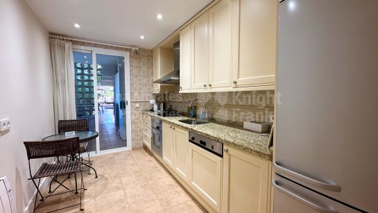 Ground Floor Apartment for sale in El Embrujo Playa, Puerto Banus